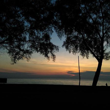 Homestay Memori Dungun Εξωτερικό φωτογραφία