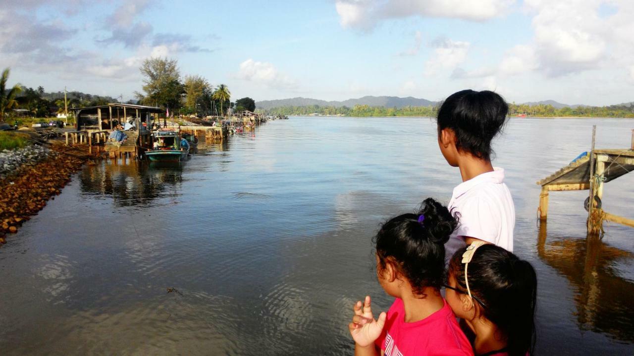 Homestay Memori Dungun Εξωτερικό φωτογραφία